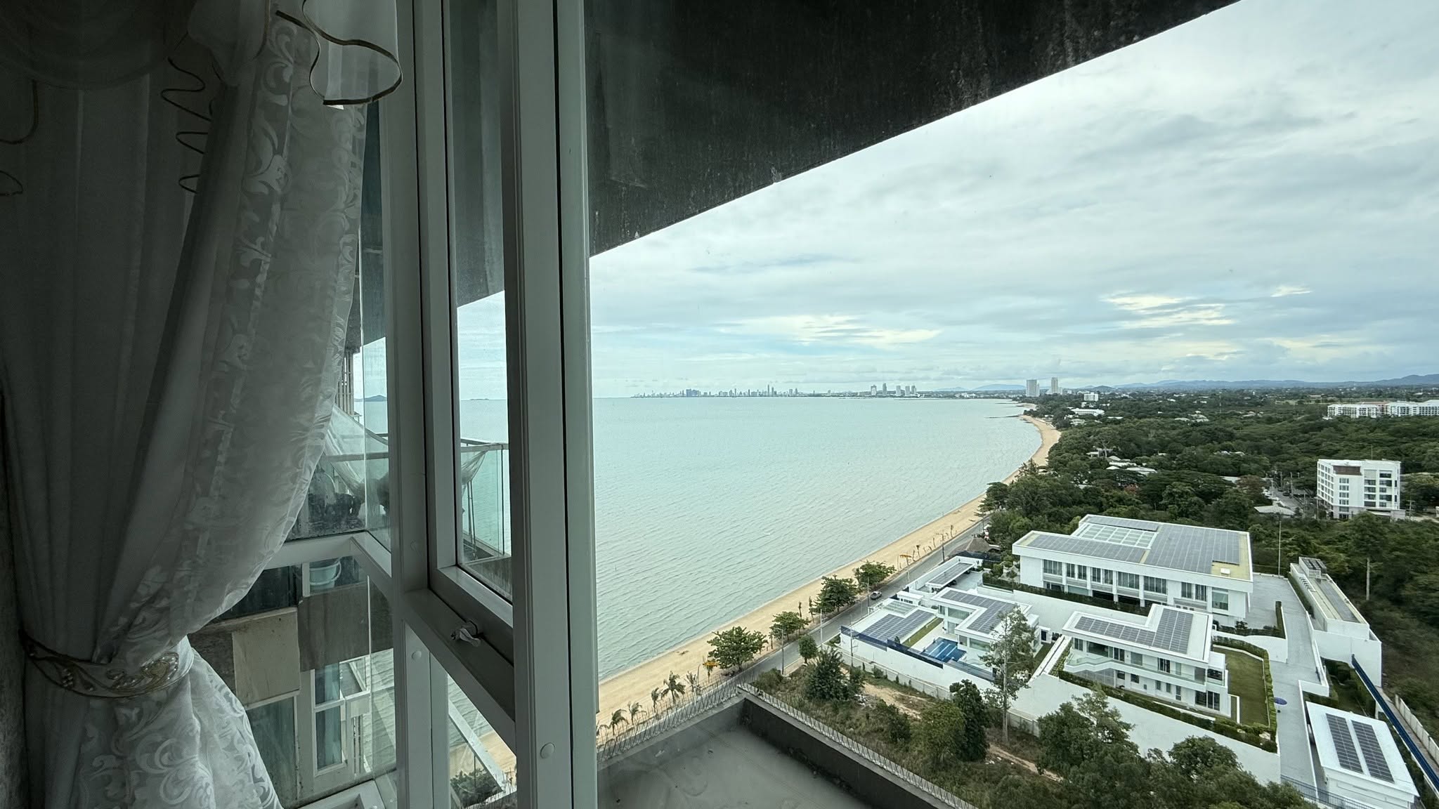 2 Bedroom Condo for rent at Del Mare Pattaya