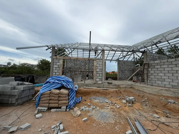 4 Bedroom House for sale in Mabprachan