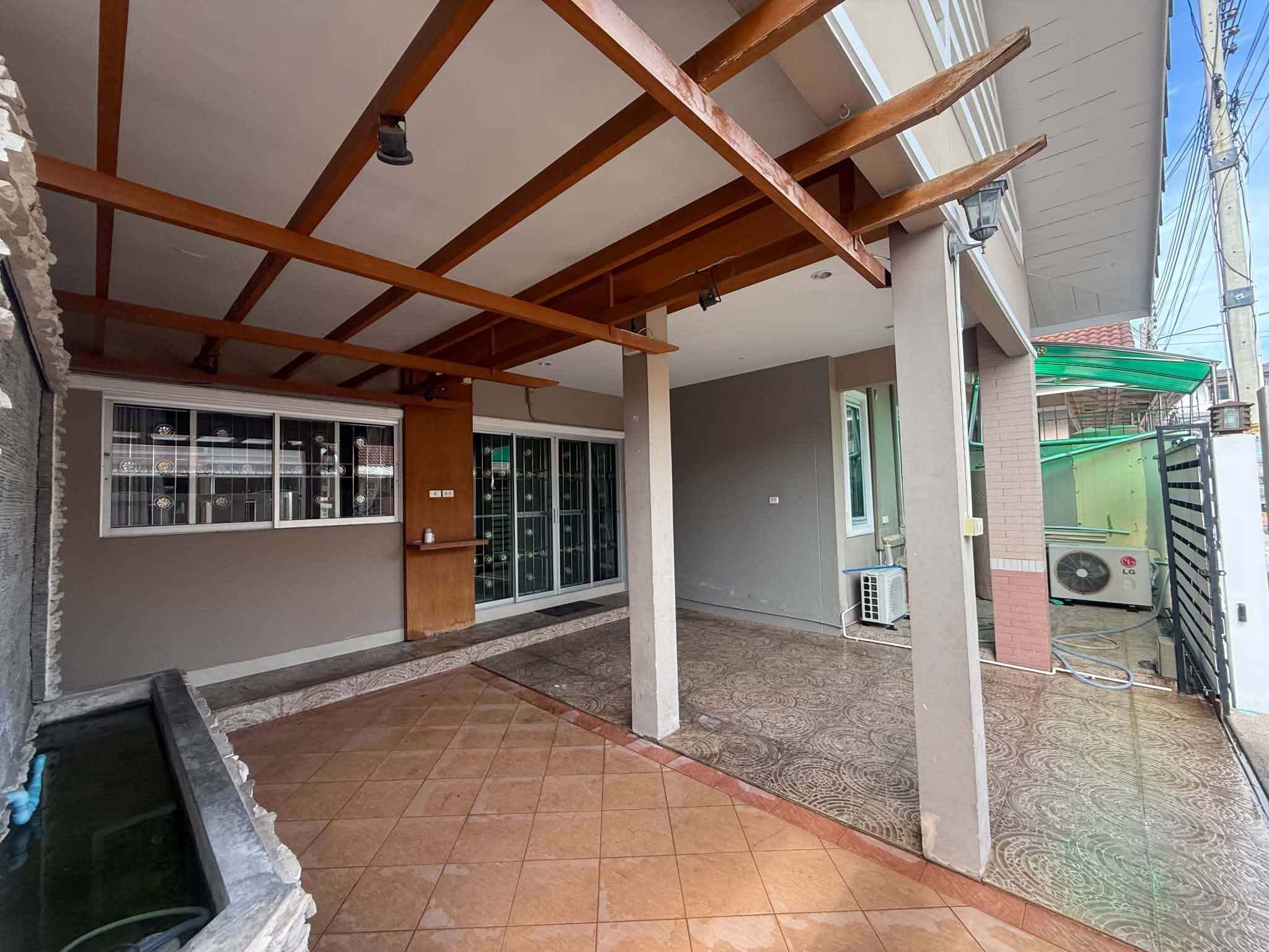 4 Bedroom House for rent at Chokchai 7