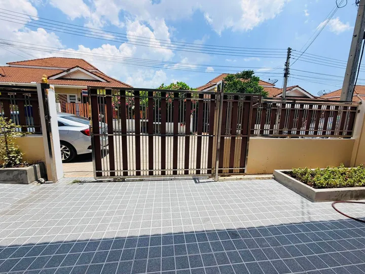 Photo from a listing at Chokchai Village 8