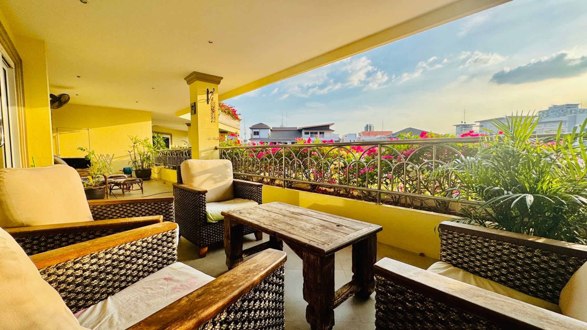3 Bedroom Condo for sale at Park Hill