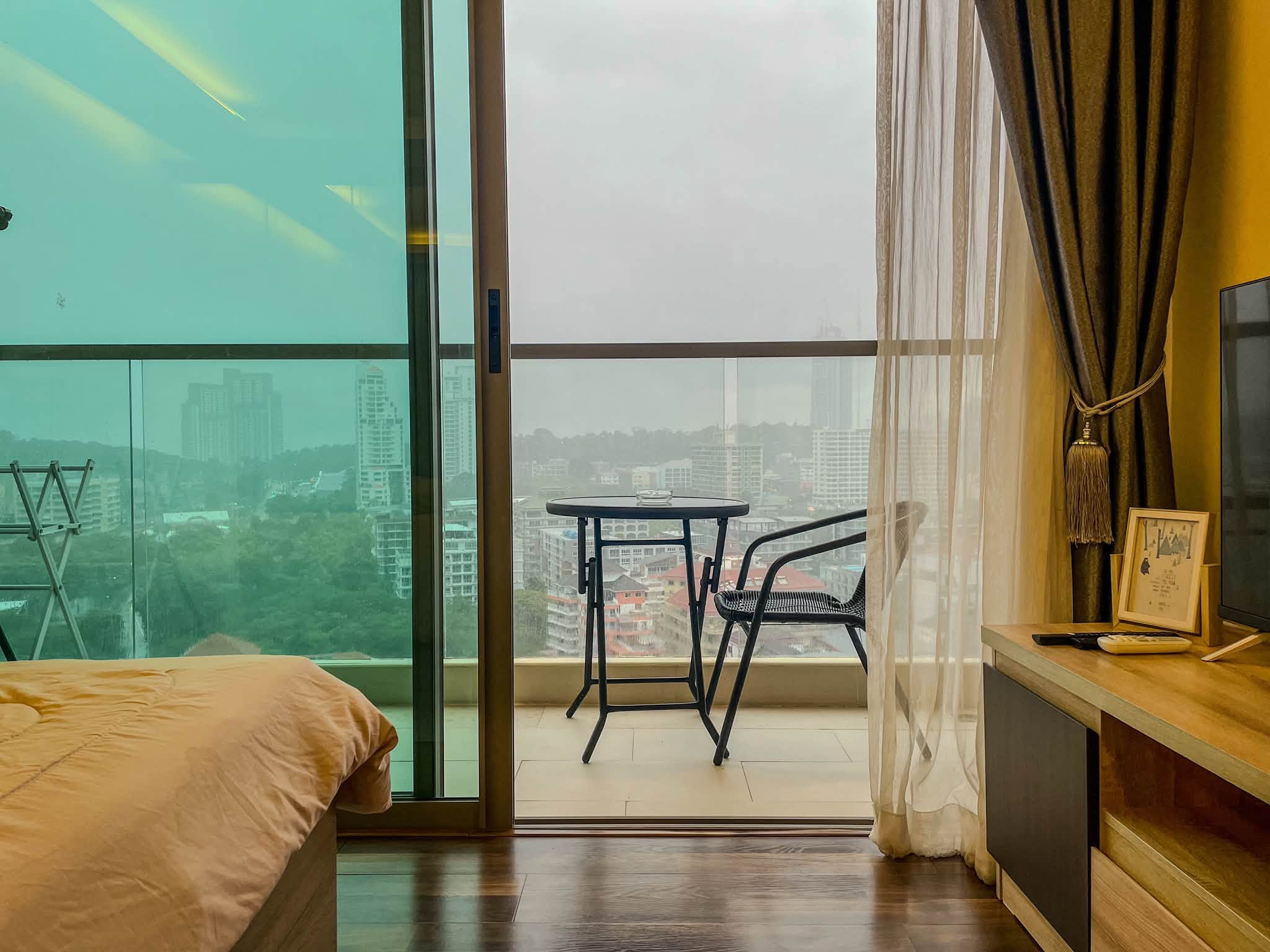 Studio for rent at The Peak Towers