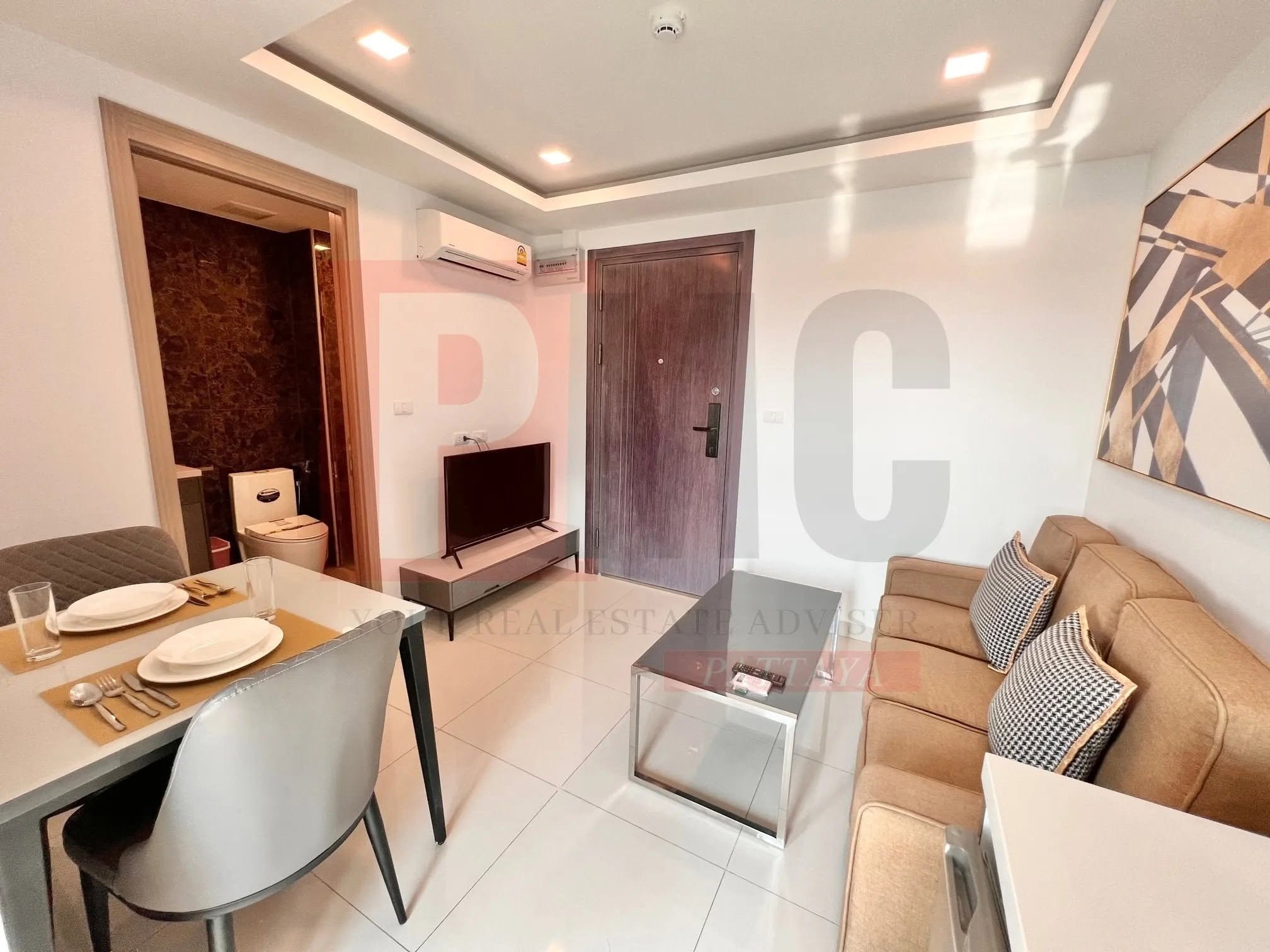 1 Bedroom Condo for rent at Arcadia Beach Continental
