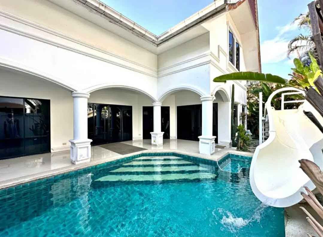 3 Bedroom Villa for sale in Na Jomtien