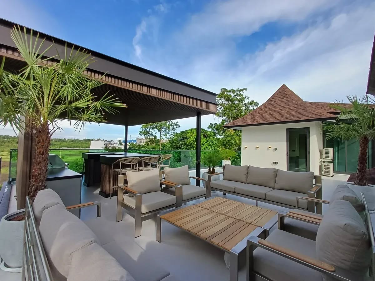 6 Bedroom Villa for sale in Na Jomtien
