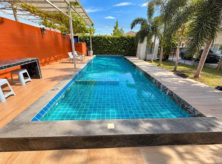 5 Bedroom Villa for rent in Huai Yai