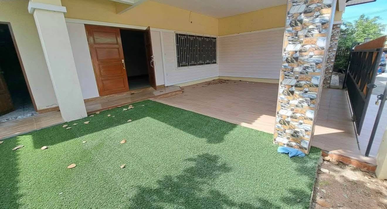 3 Bedroom House for sale at Pornthep 5