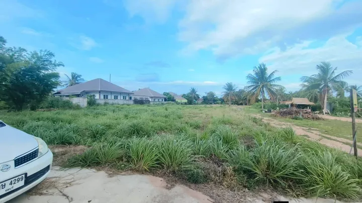 Land for sale in Takhian Tia