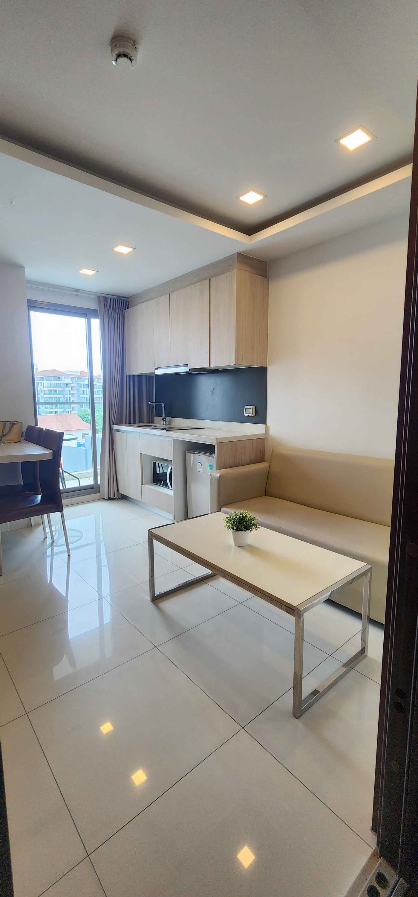 1 Bedroom Condo for rent at Arcadia Beach Resort