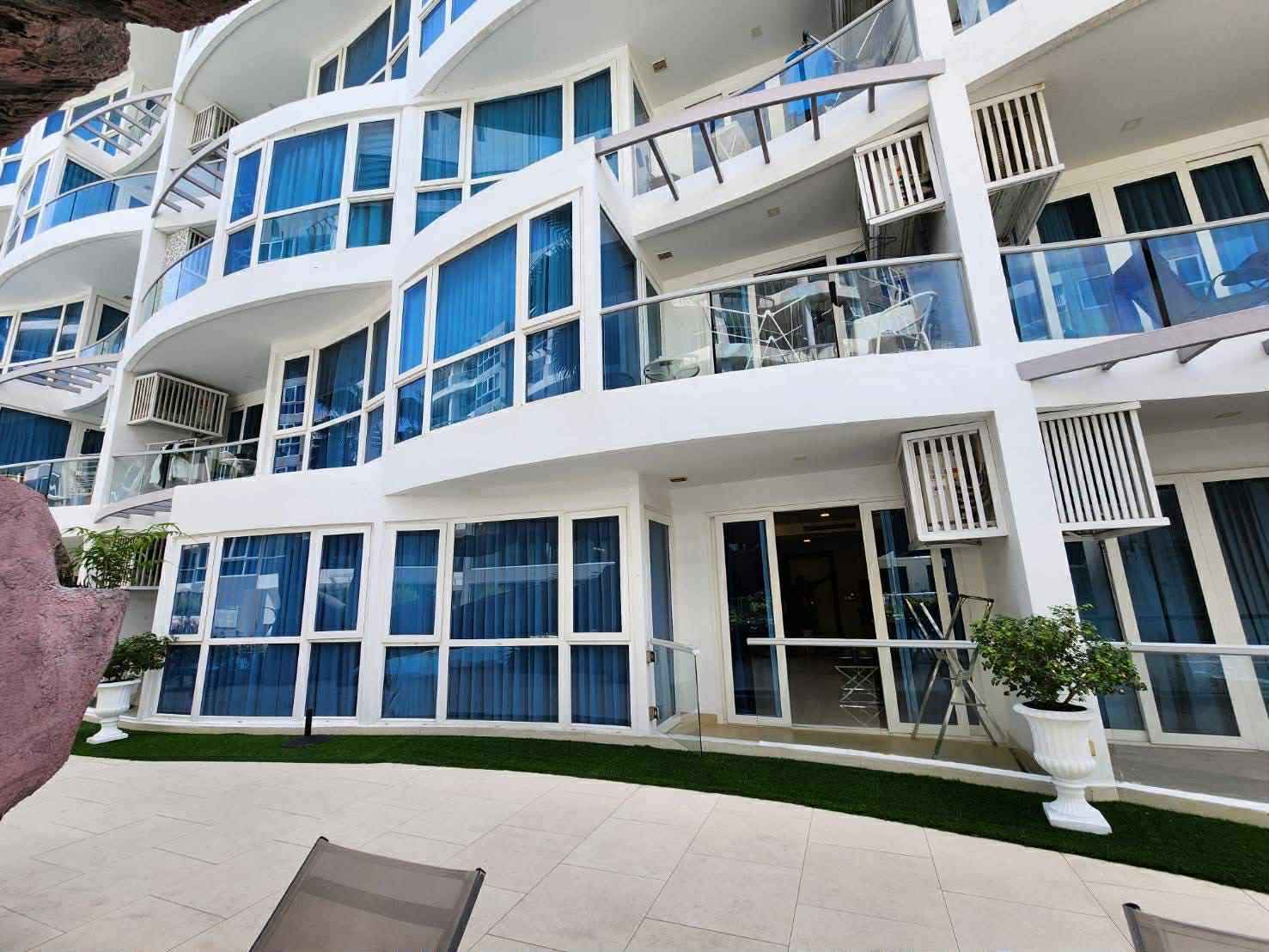 1 Bedroom Condo for rent at Grand Avenue