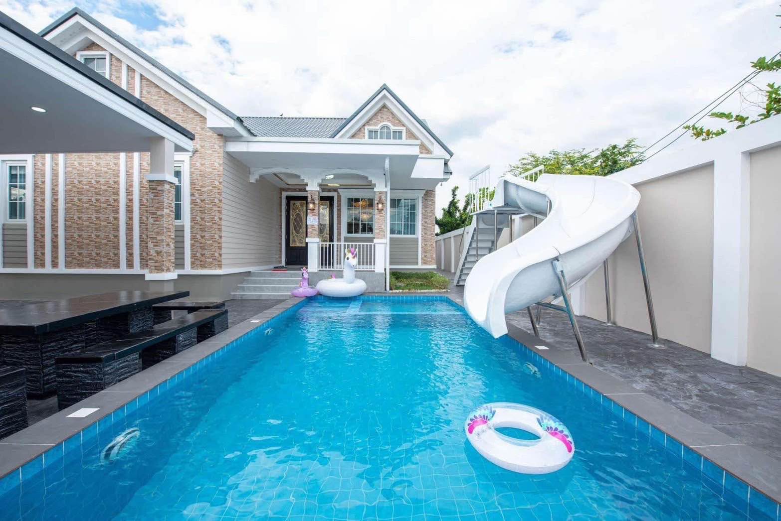 3 Bedroom House for sale in Pong