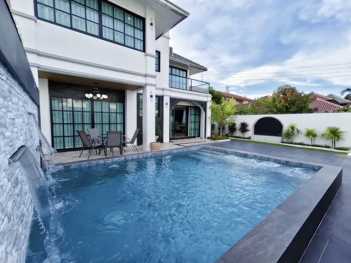 4 Bedroom Villa for sale in Siam Country Club