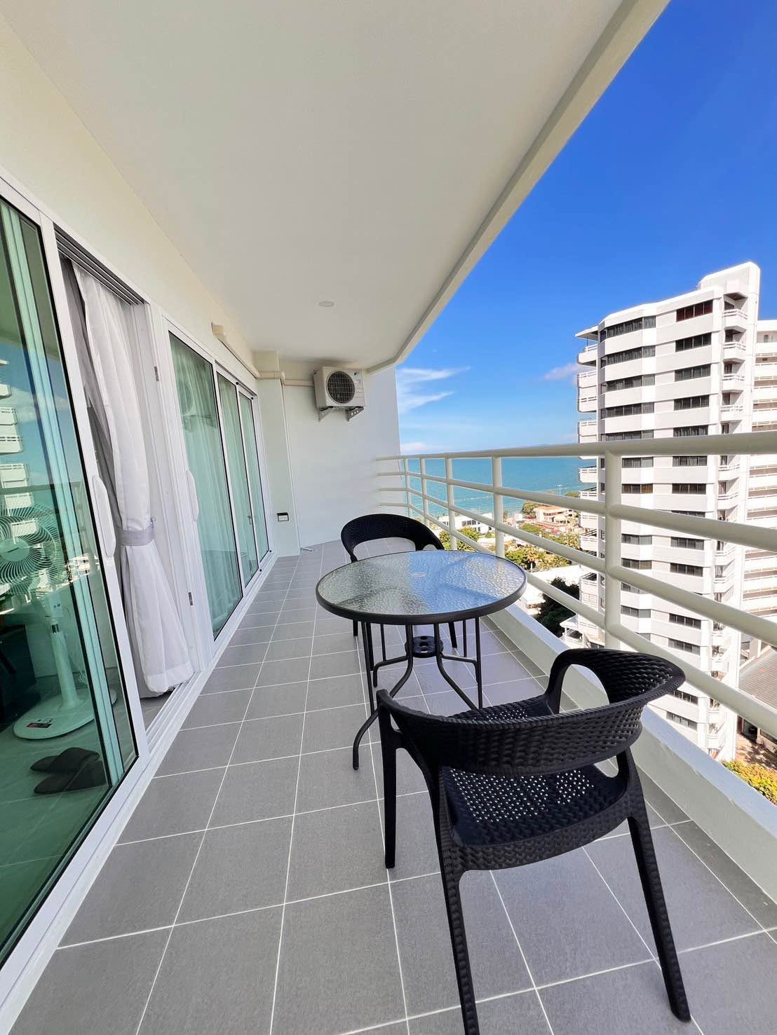 2 Bedroom Condo for rent at View Talay 5