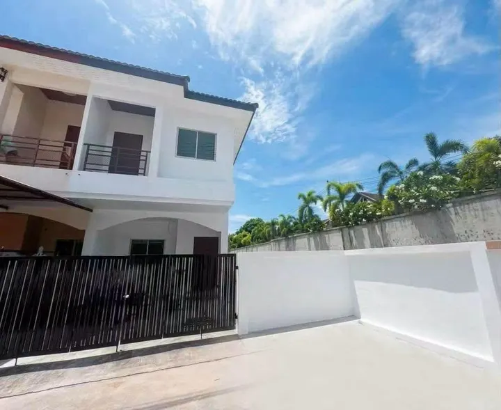 2 Bedroom Townhouse for sale in Pornprapanimit