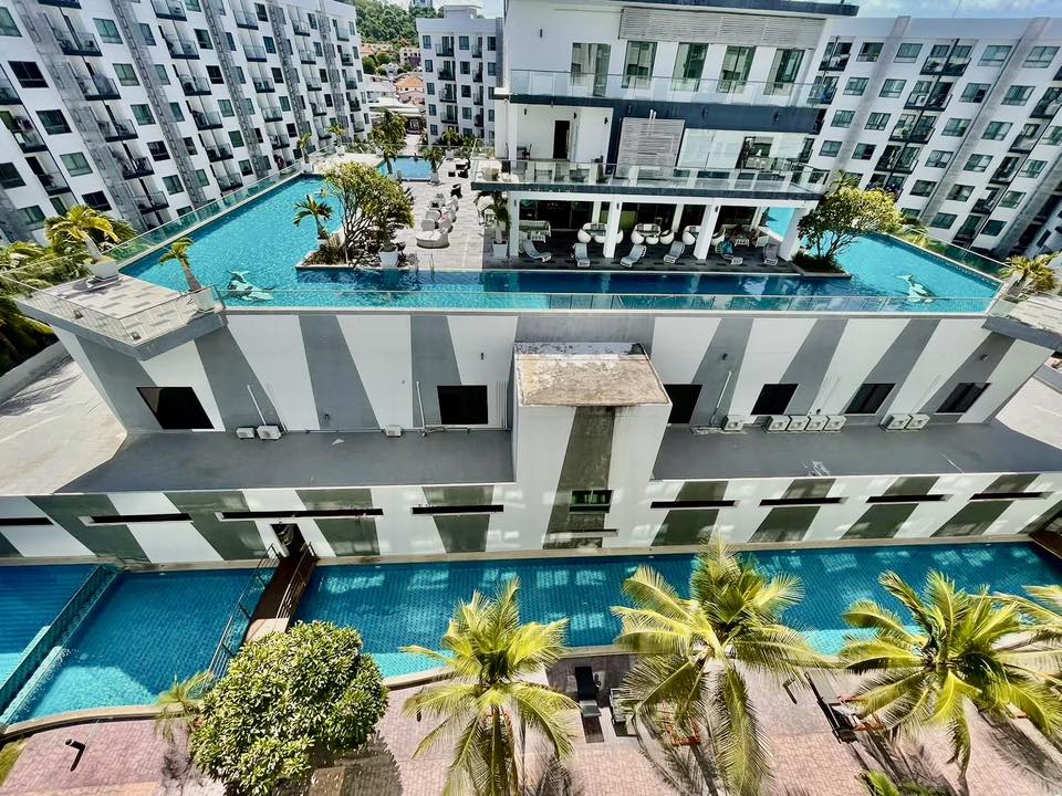 1 Bedroom Condo for rent at Arcadia Beach Resort