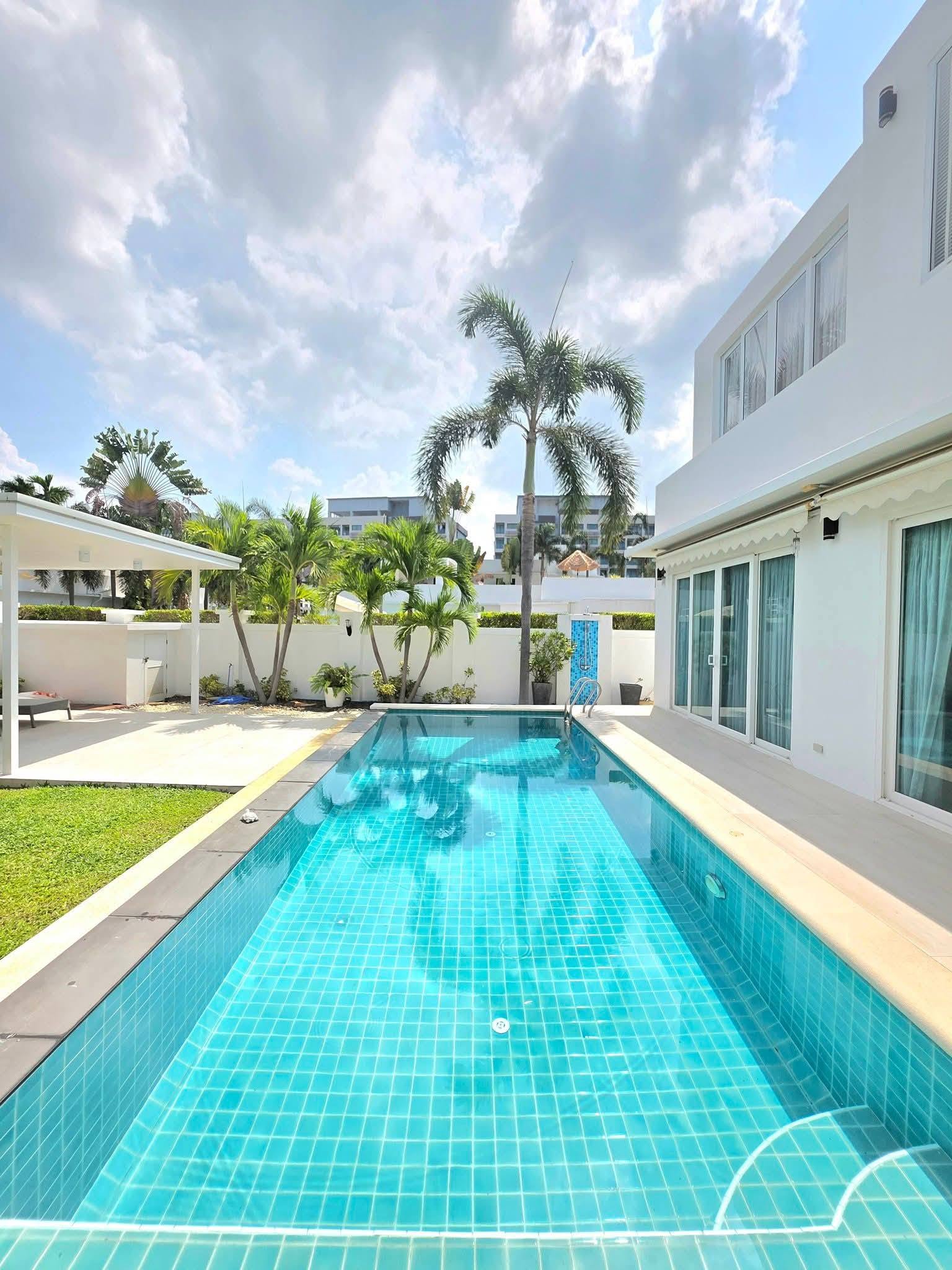 4 Bedroom Villa for sale in Jomtien