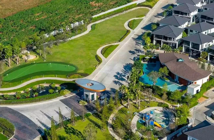Photo from a listing at Supalai Park Ville