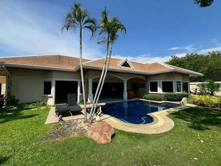 Photo from a listing at Jomtien Park Villas