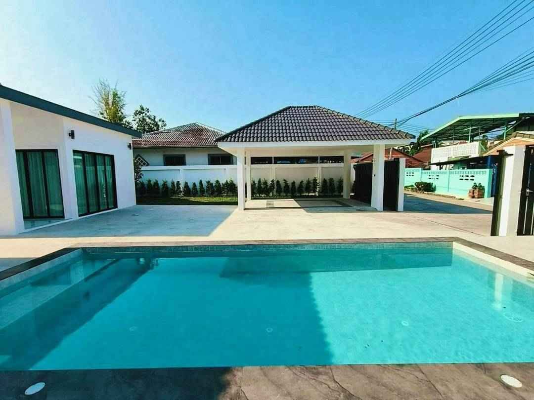 4 Bedroom House for rent at Pattaya Greenville Village