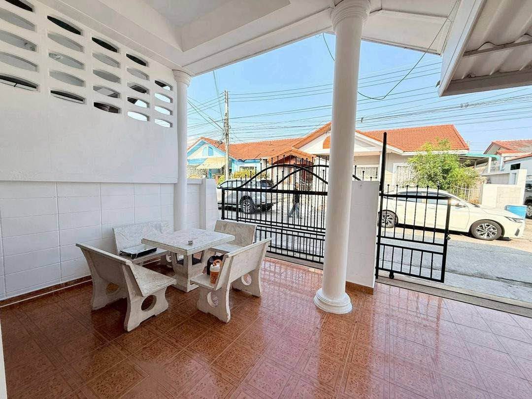 2 Bedroom Townhouse for sale at Ake Mongkol 4