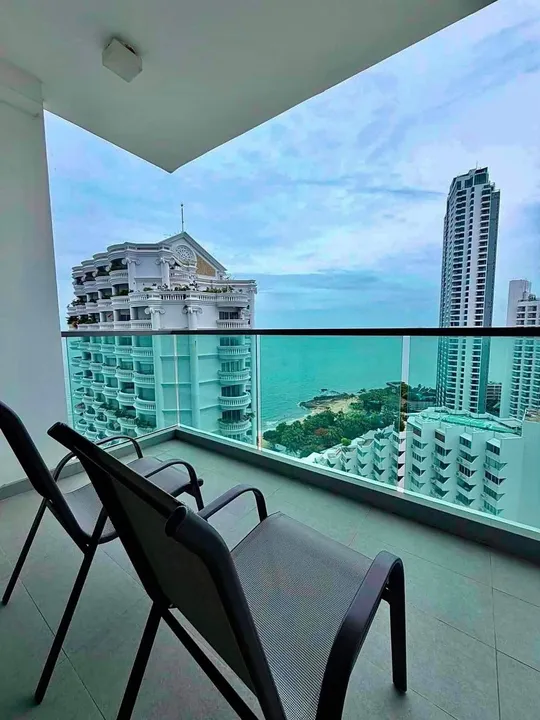 1 Bedroom Condo for rent at Wongamart Tower