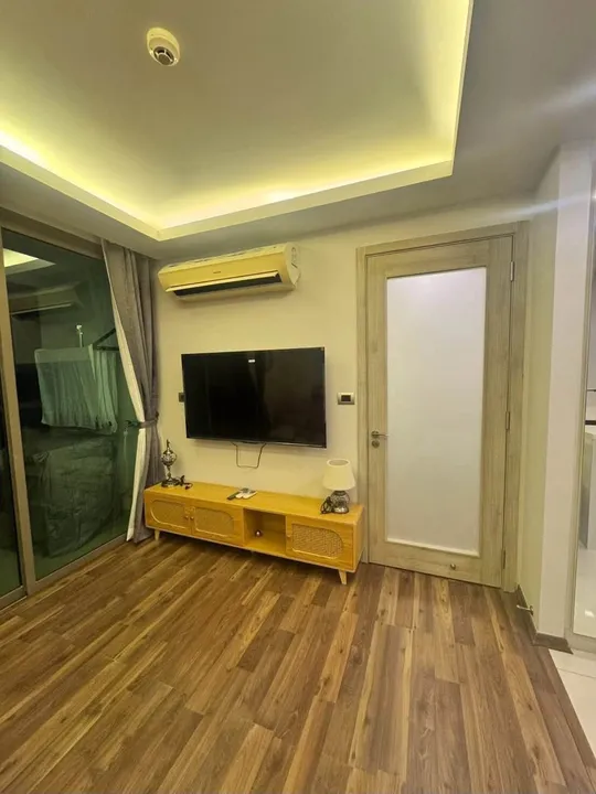 Condo for rent at The Peak Towers