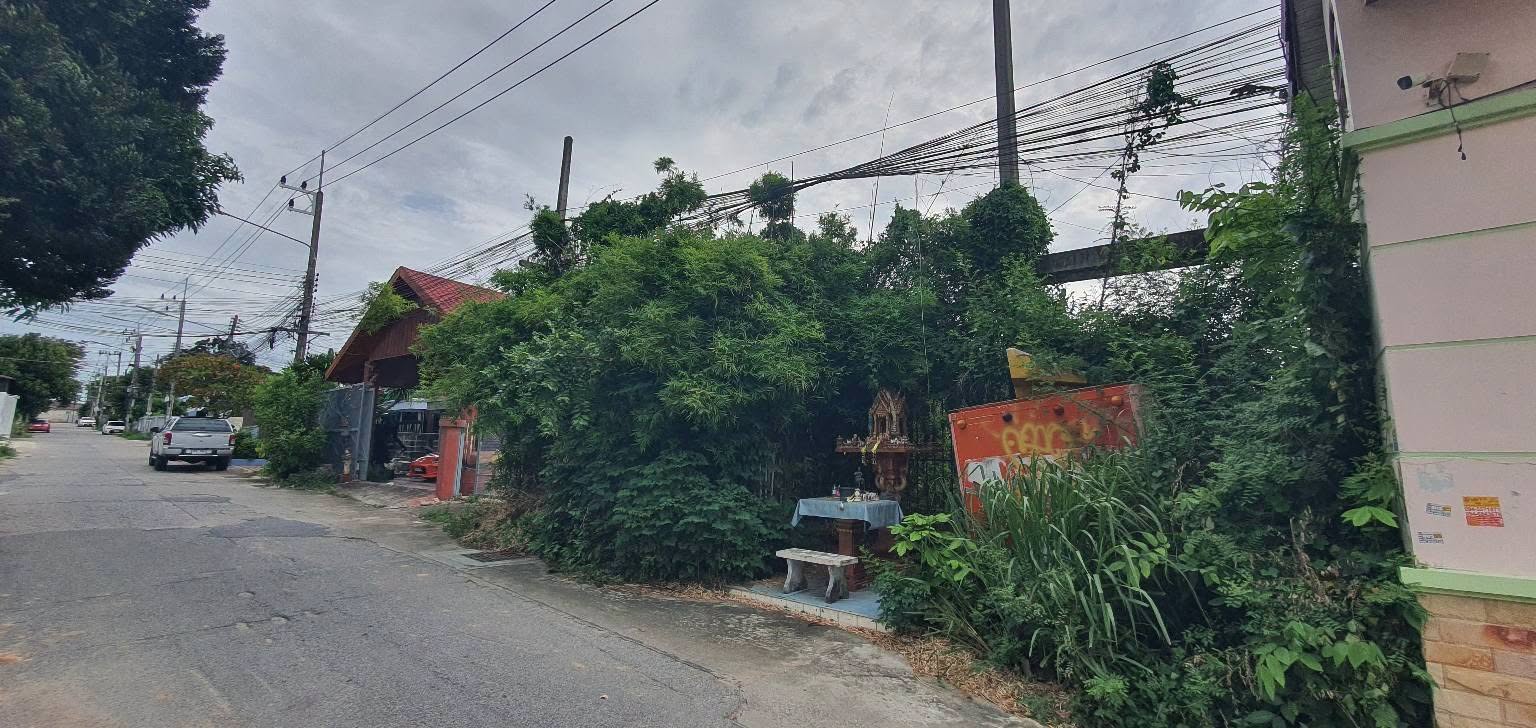 2 Bedroom House for sale in Pornprapanimit