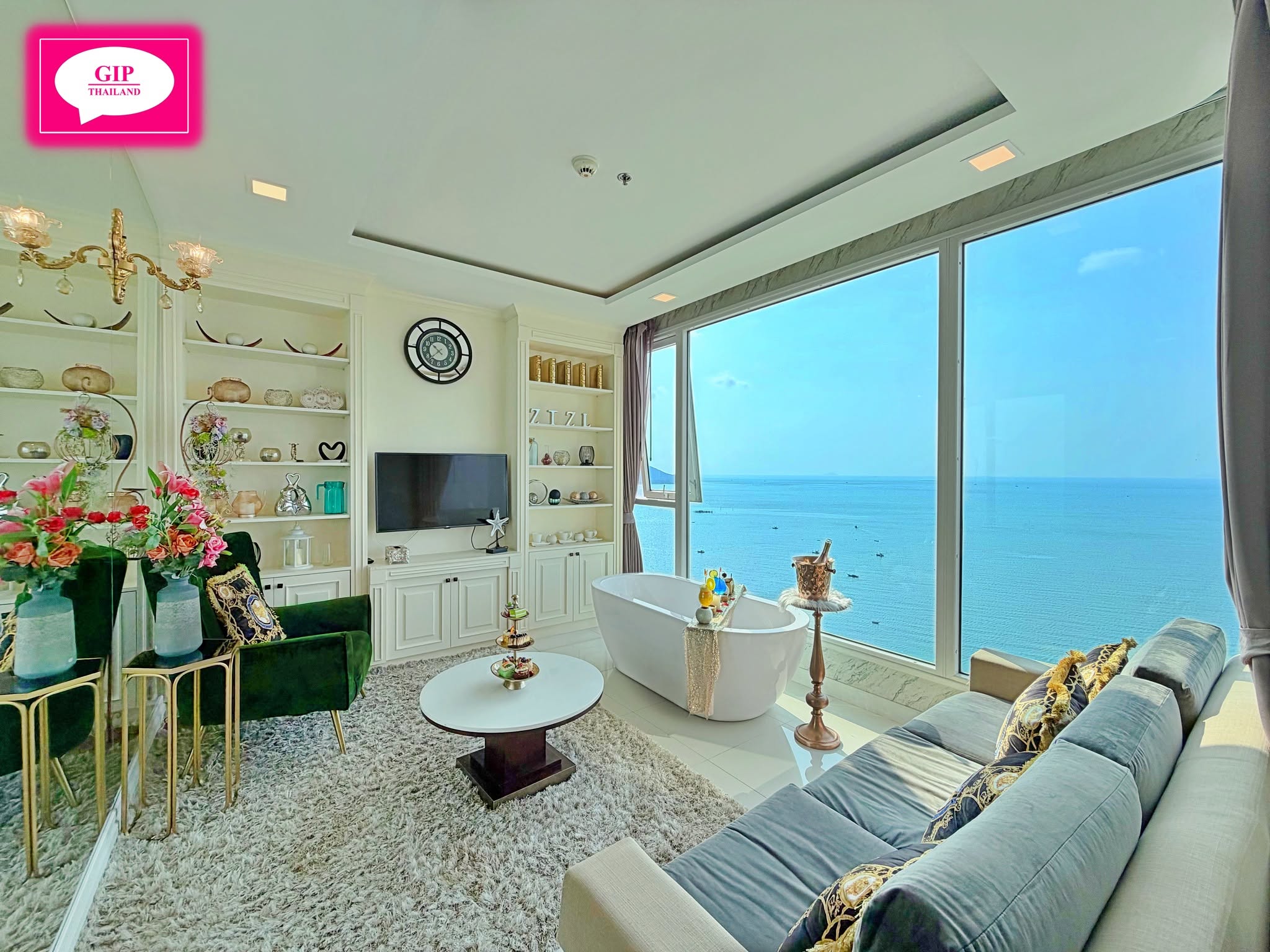 2 Bedroom Condo for sale at Del Mare Bang Saray Beachfront