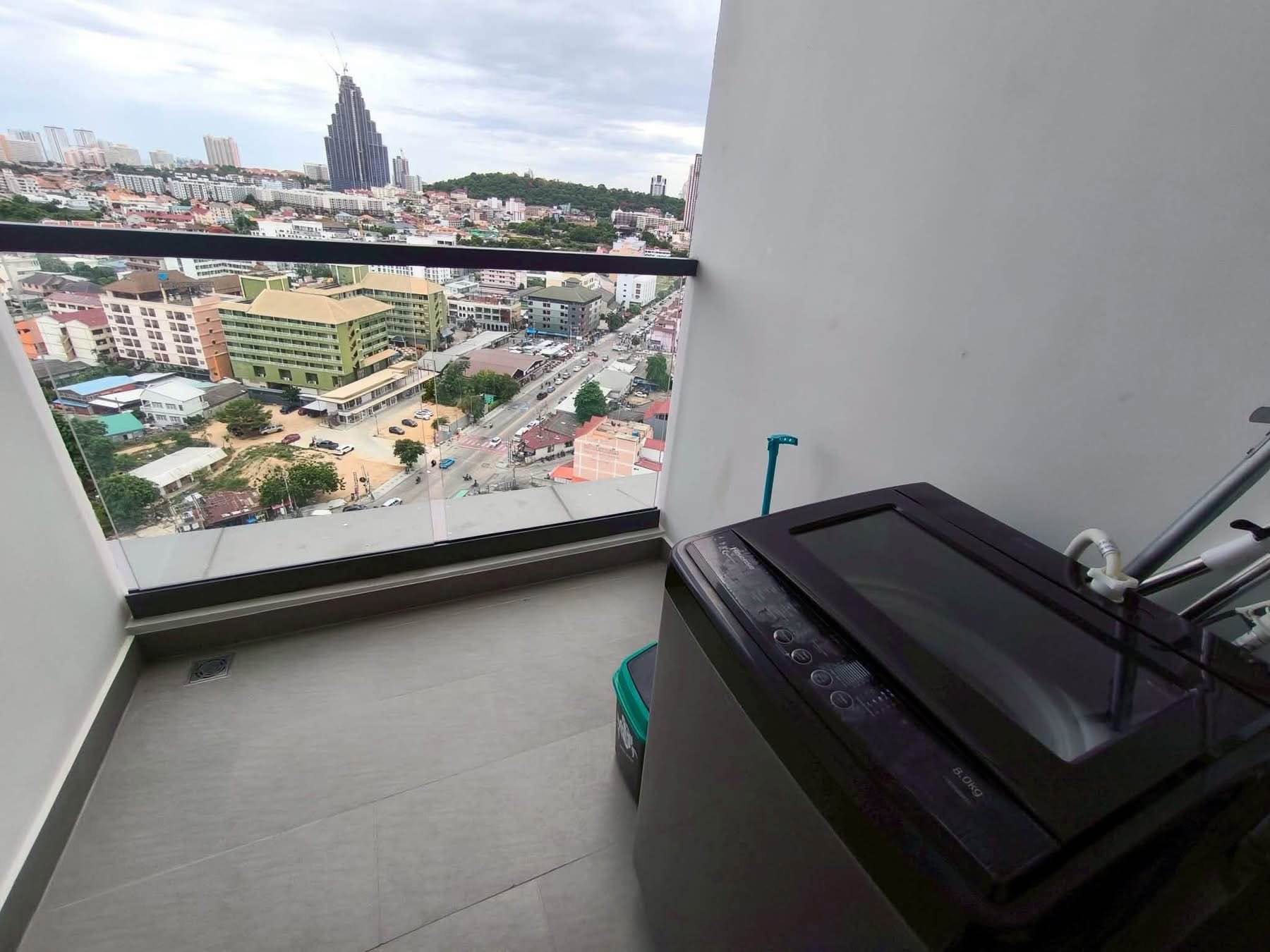 1 Bedroom Condo for rent at Arcadia Millennium Tower