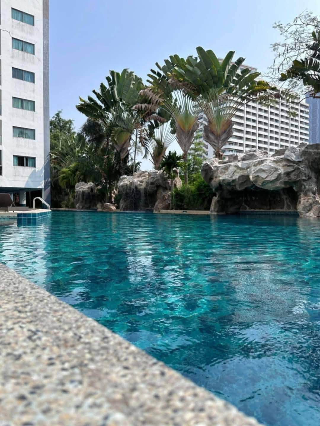 1 Bedroom Condo for rent at Club Royal