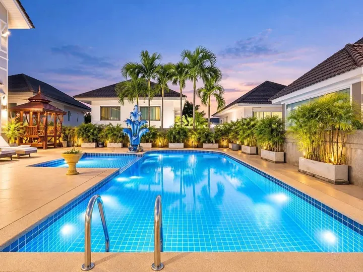 5 Bedroom Villa for rent at Central Park