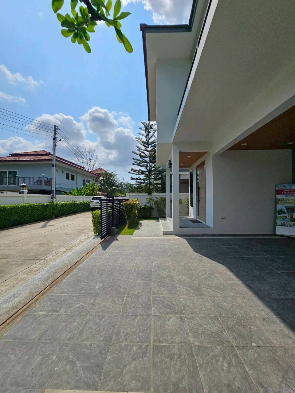 4 Bedroom House for sale in Huai Yai