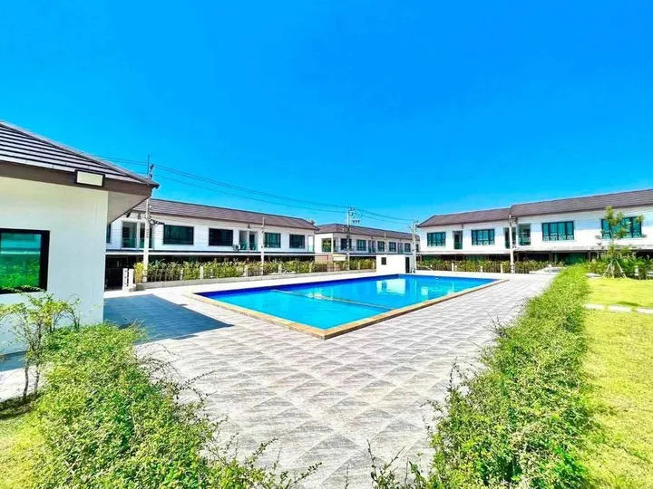 Photo from a listing at Chokchai Village 9