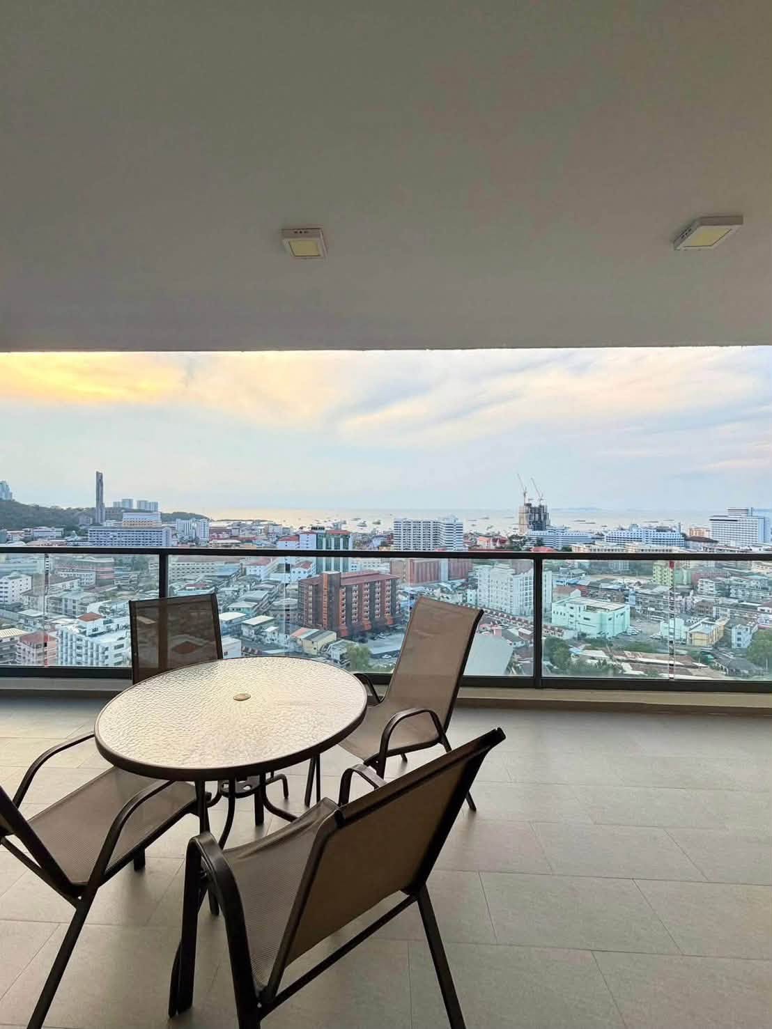 2 Bedroom Condo for sale at Arcadia Millennium Tower