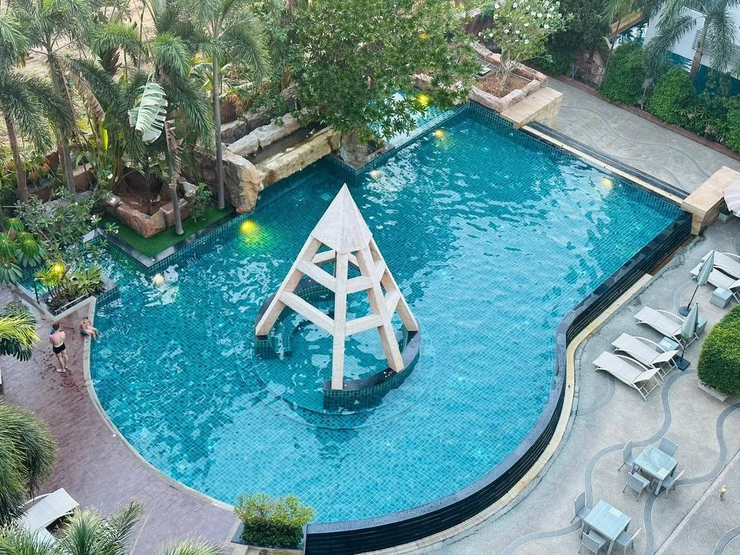 2 Bedroom Condo for sale at Club Royal