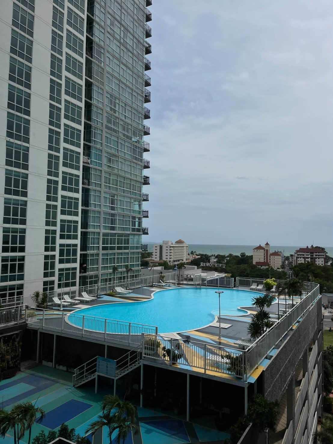 1 Bedroom Condo for rent at The Twin Tower