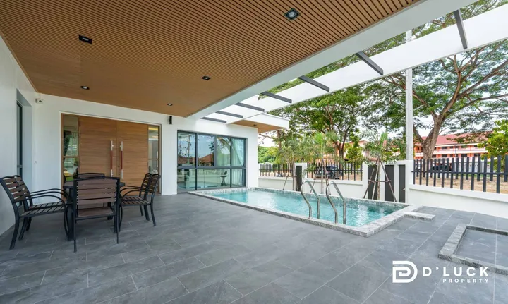 4 Bedroom Villa for sale in Jomtien