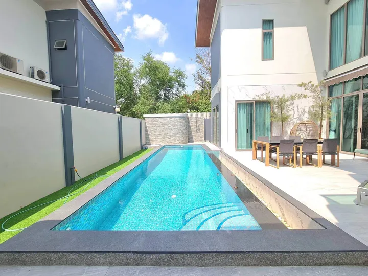 5 Bedroom Villa for sale in Mabprachan