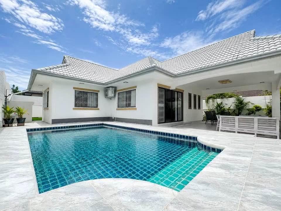 3 Bedroom House for rent at Raviporn Village
