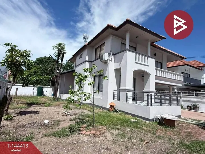Photo from a listing at Country Park 2