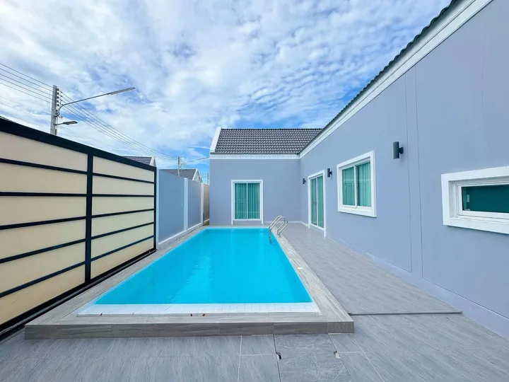 4 Bedroom House for sale in Pornprapanimit