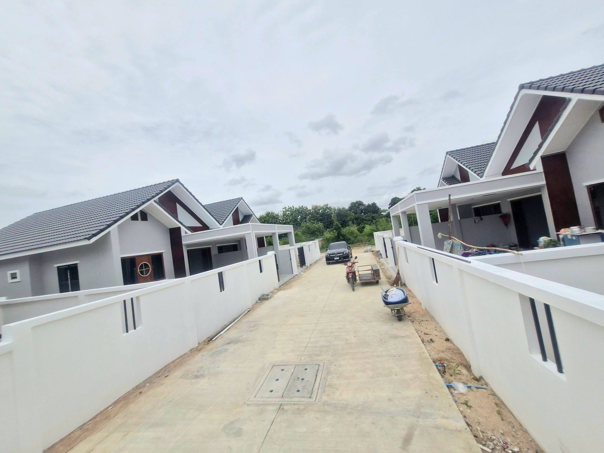 2 Bedroom Townhouse for sale in Krating Lai