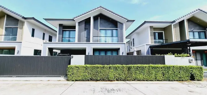 Photo from a listing at Patta Prime
