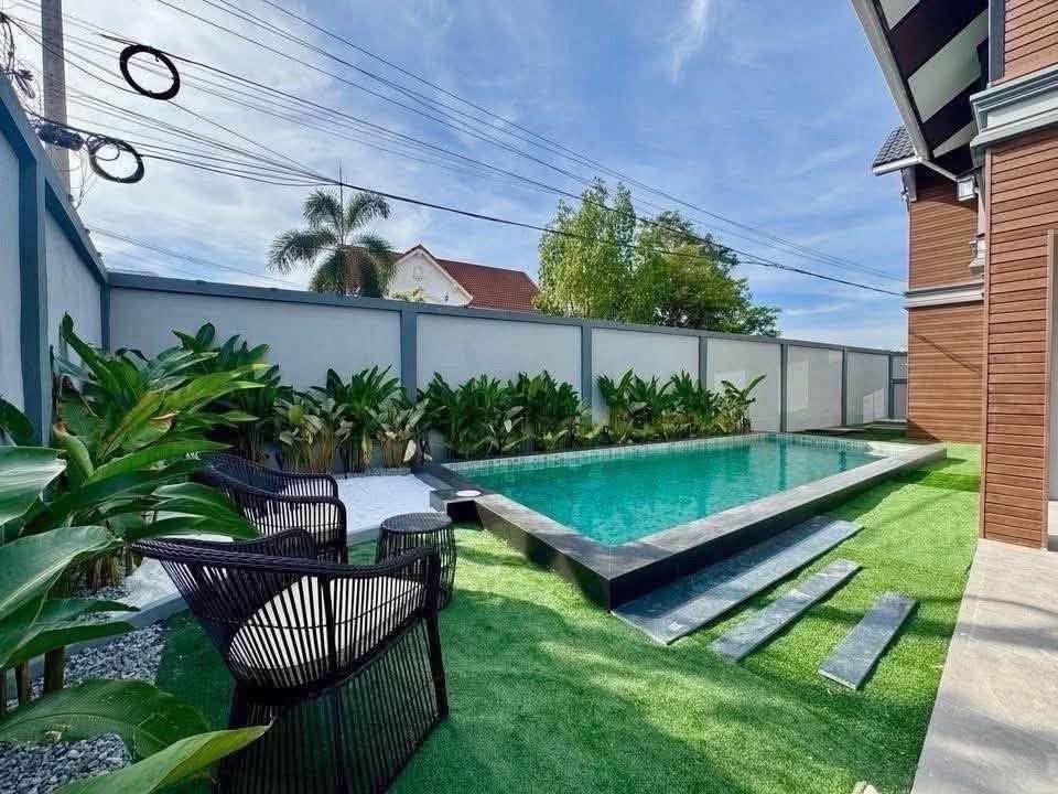5 Bedroom Villa for sale in Bang Lamung