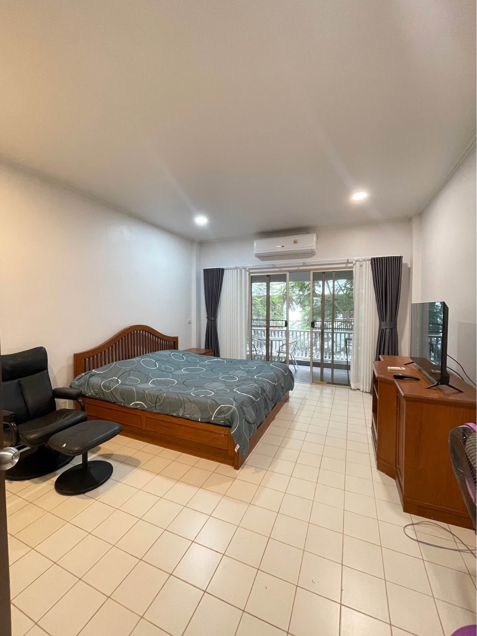 1 Bedroom Condo for sale at Lolana