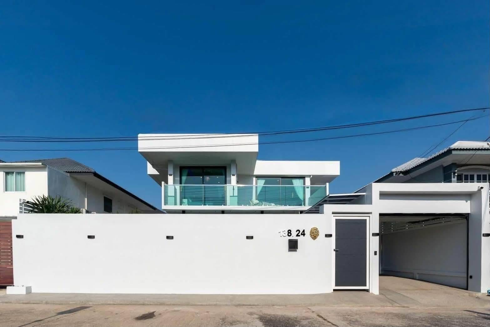 5 Bedroom Villa for sale at View Point Village