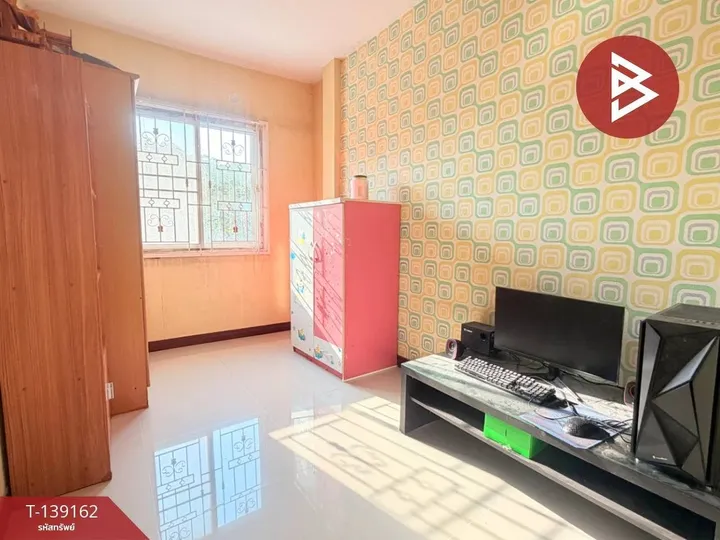 Photo from a listing at Sensiri Village