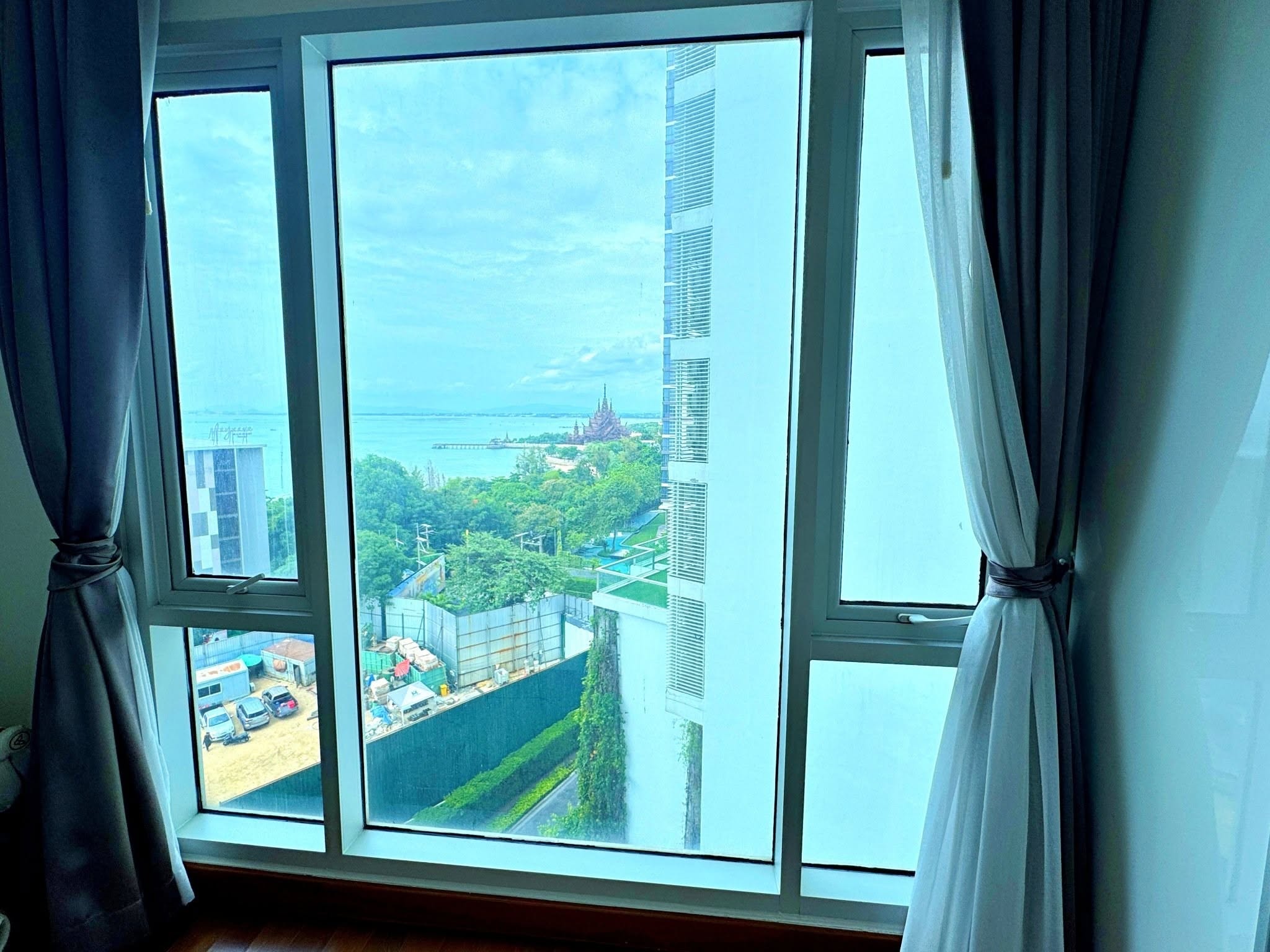 2 Bedroom Condo for sale at The Palm Wongamat