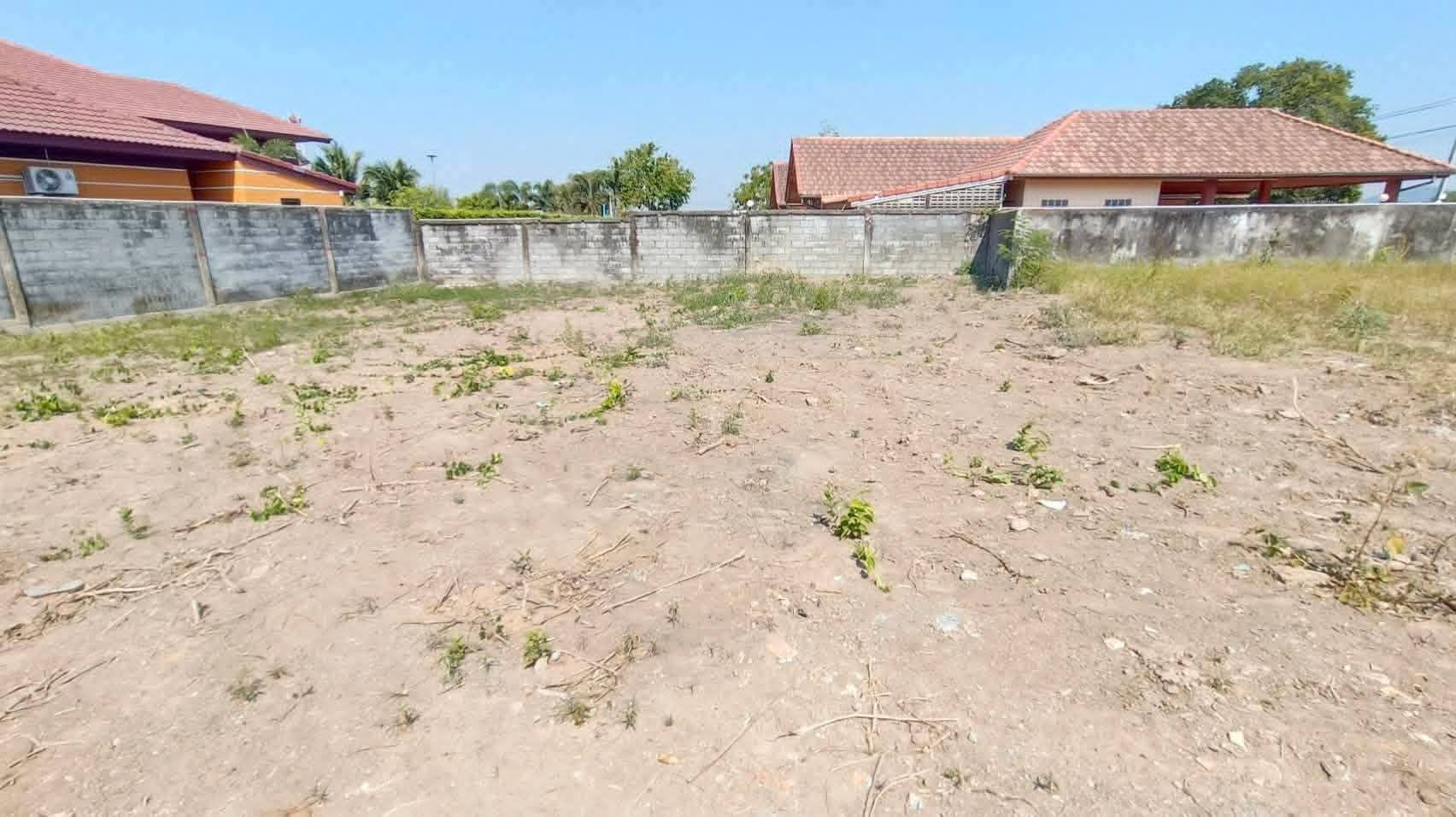 Land for sale in Mabprachan