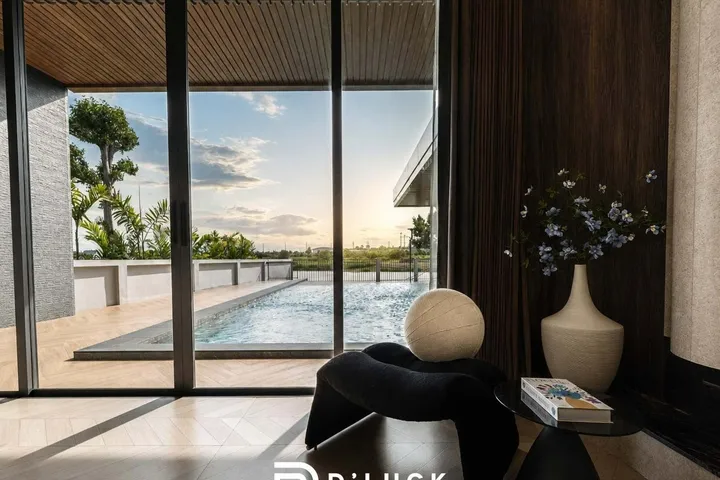 6 Bedroom Villa for sale in Toongklom Tanman